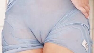 తన ఛాతీ మీద సహితమైన