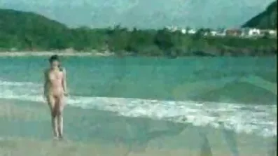 ఆమె ఒక నోటితో మొడ్ఢ చీకడం ఇస్తుంది మరియు తెలుగు సెక్స్ వీడియోస్ కమింగ్ కాక్ కోసం ఆమె గాడిద భర్తీ.